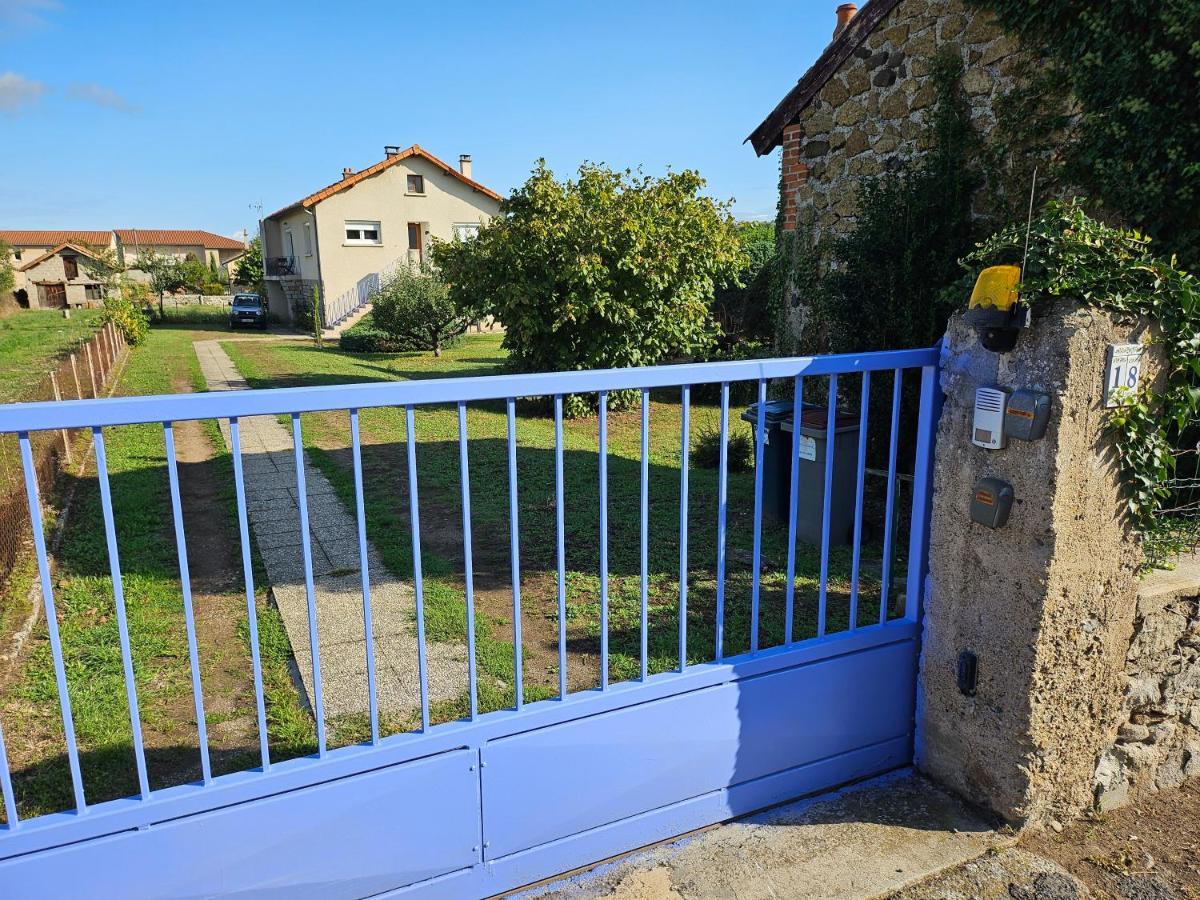 La Bourzede F3 Apartment Langeac Luaran gambar