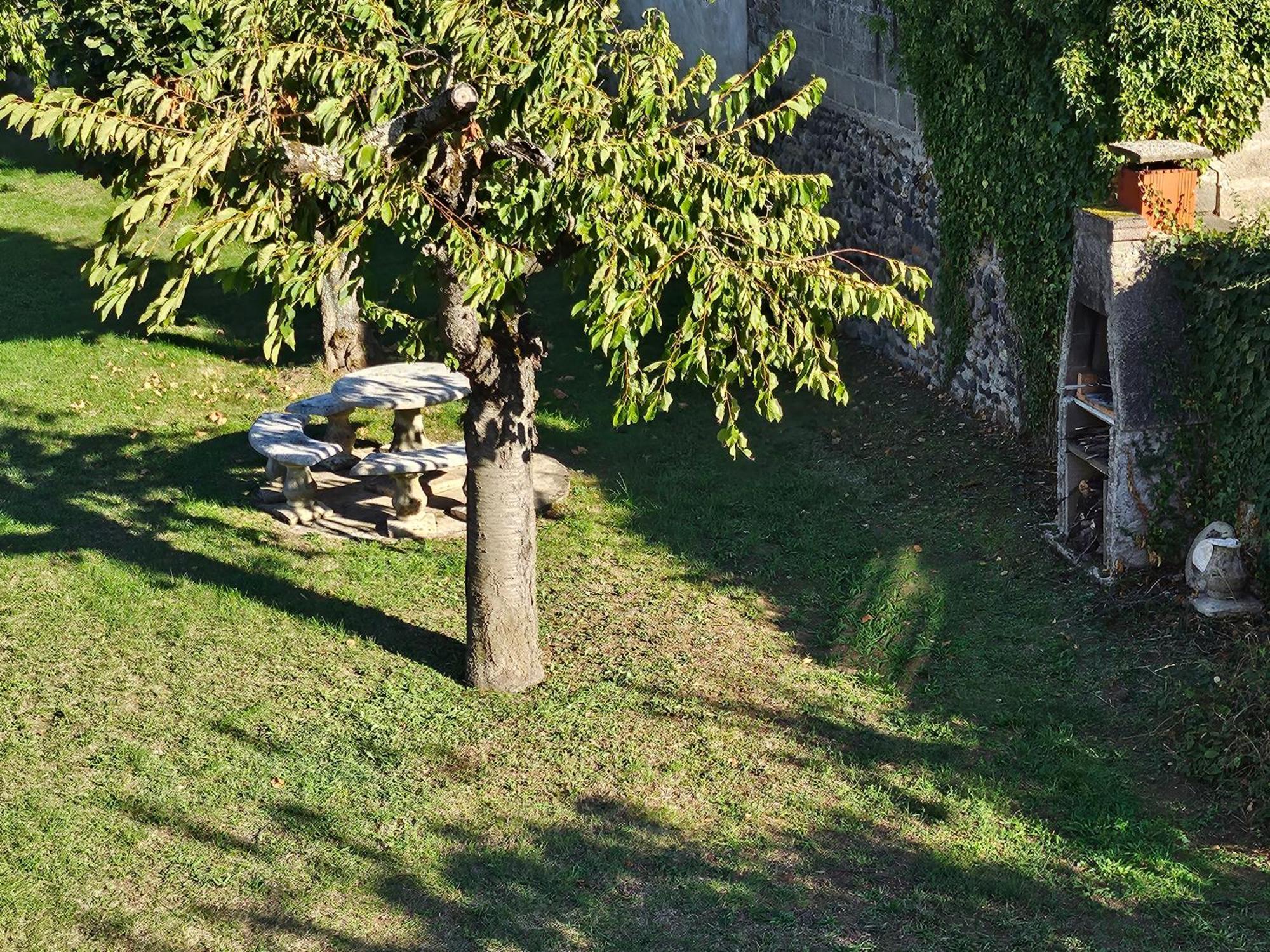 La Bourzede F3 Apartment Langeac Luaran gambar